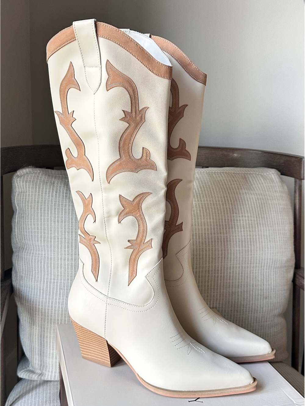 Oasis Society Adriana Beige Cowboy Boots Sz 8.5